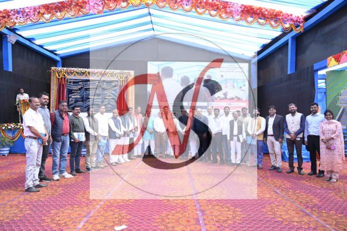 01 Udghatan Par Upasthit Adhikari Chatra