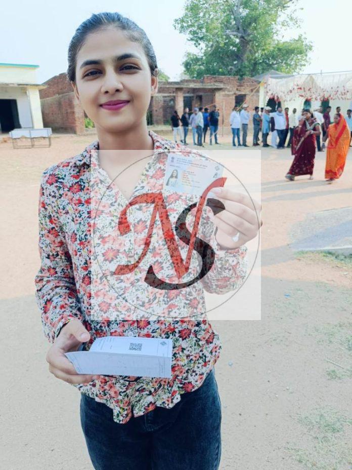 20 Pahli Bar Matdan karne Ke Bad Chhatra Chatra