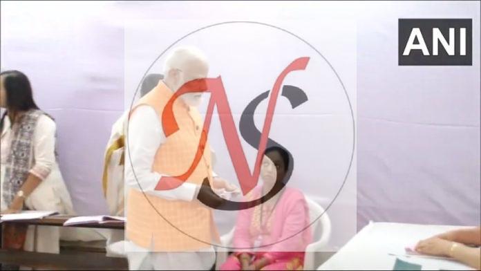 Pm N Modi Vot Karte News Scale