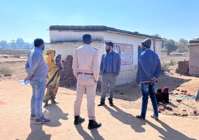 07 Aawas Sthal Ka Nirikshan Karte BDO Chatra