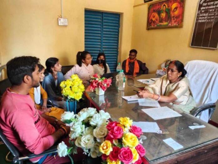 12 Prshikshan Me Shamil Mukhiya & Any Chatra