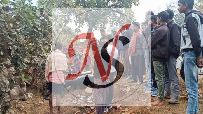 20 Ghatna Sthal Par Jama Bhid Chatra
