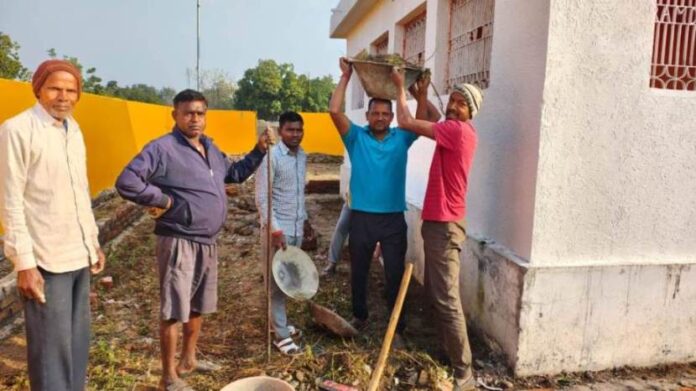 21 Koleshwari Madir Ki Safai Me Lage Gramin Chatra
