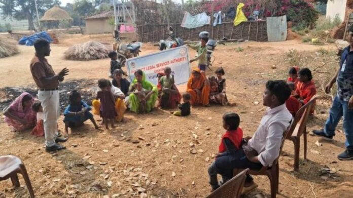 23 Logon Ko Vidhik Jankari Dete PLV Chatra