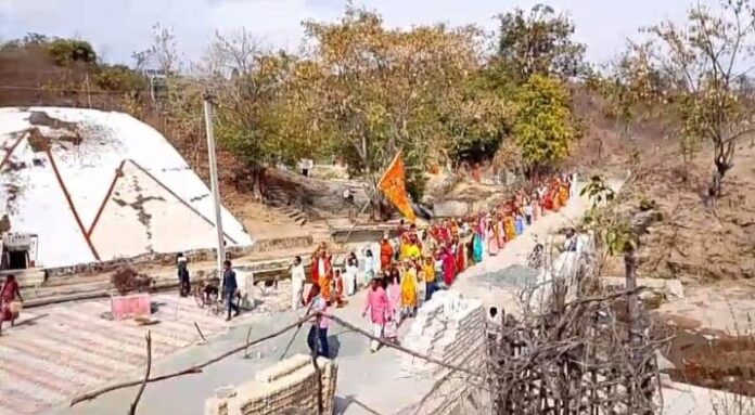 25 Kalsh Yatra Me Shamil Shrdhalu Chatra