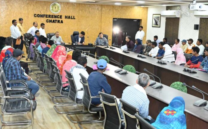 06 Swikriti Patr Ka Vitran Karte Dc Chatra1