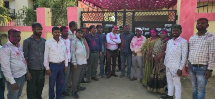12 Kunda Prkhand Karyaly Me Holi Milan Chatra