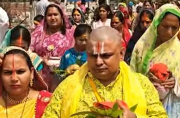 17 Kalash Yatra Me Shamil Shrdhalu Chatra