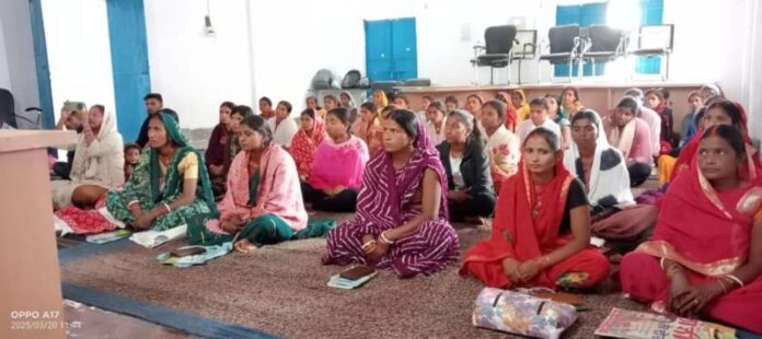 20 Prshikshan Me Shamil Prtibhagi Chatra