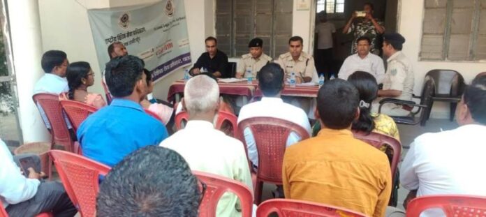 24 Shanti Samiti Ke Baithak Me Shamil Padadhikari & Log Chatra