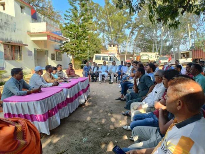 26 Shanti Samiti Ke Baithak Me Upasthit Padadhikari & Any Chatra
