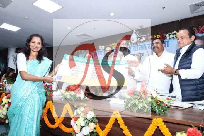 28 Swasthy Bima Ka Shubharambh Karte Cm