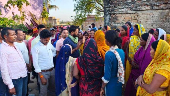 29 Mirtak Ke Parijano Se Milte Samj Ke Jiladhykash Chatra