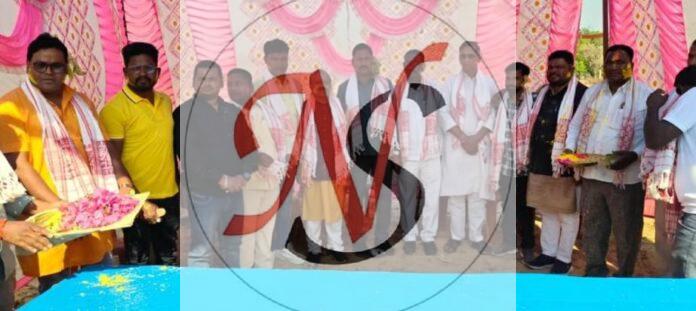 02 Sarhul Puja Samaroh Me Shamil Log Chatra