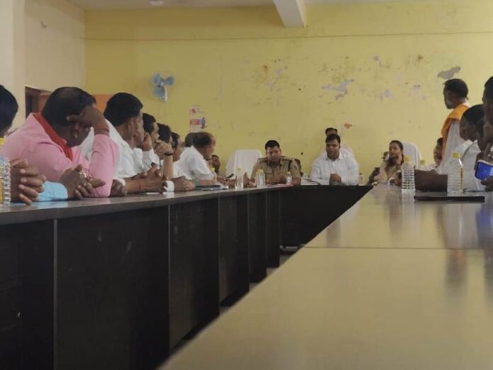 03 Kuleshwari Prbandhan Samiti Ke Baithak Me Sdo & Any Chatra