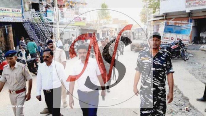 05 Fleg March Me Padadhikari & Police Karmi Chatra