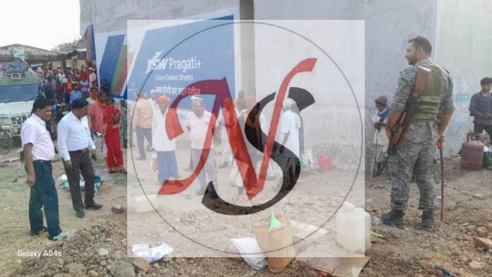 05 Sharab Vinisht Abhiyan Chalate Padadhikari Chatra