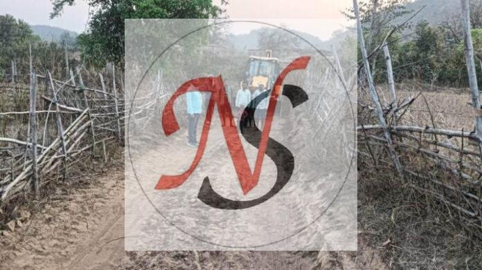 06 JCB Se Kachche Sadak Ki Maramatt Karwate Mukhiya Chatra