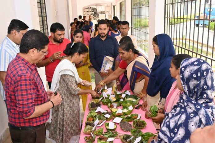 22 Poshan Abhiyan Ke Samapan Me Shamil Padadhikari Chatra1