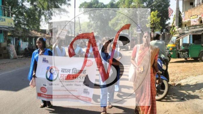25 Jagrukta Raili Me Shamil Bachche Chatra