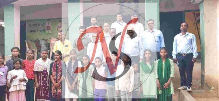 सीएसआर मद से स्थापित लैब का जीएम ने किया उद्घाटन