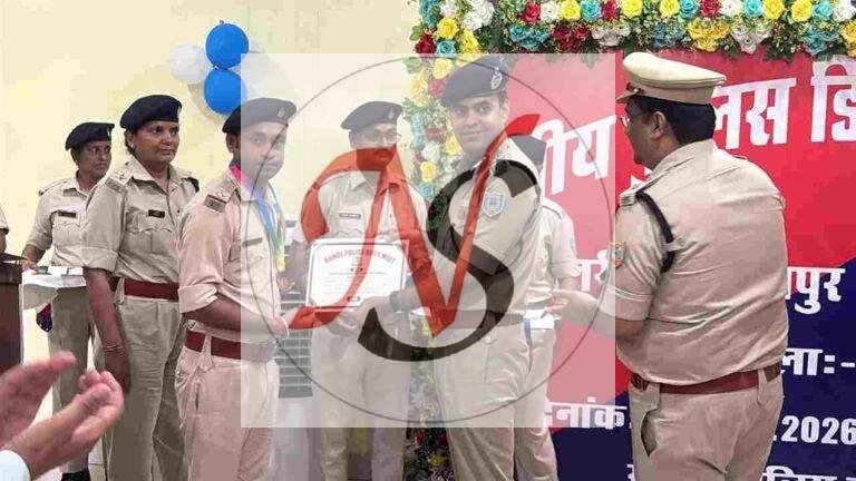 थाना प्रभारी राकेश कुमार हुए सम्मानित: डीआईजी ने सौंपा मेडल और प्रशस्ति पत्र