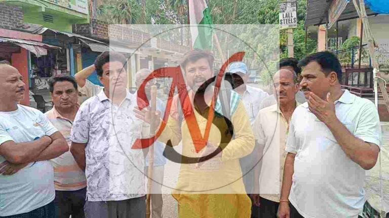 विश्व कल्याण का संदेश लेकर 10 हजार किलोमीटर की पदयात्रा पर निकले राजा बाबू