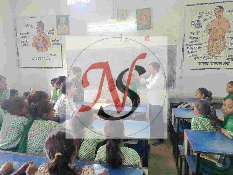विद्यालय में स्वास्थ्य एवं योग जागरूकता कार्यक्रम आयोजित