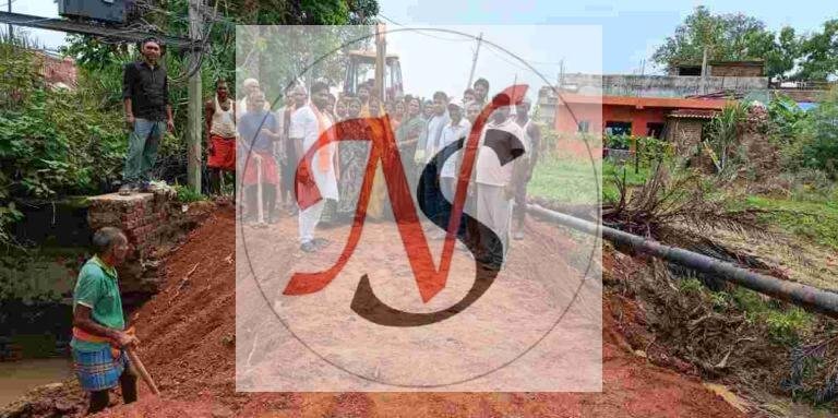 सांसद के निर्देश पर क्षतिग्रस्त ग्रामीण सड़क की हुई मरम्मत