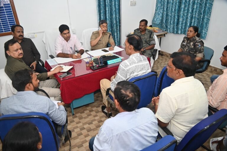 रथ यात्रा-2026 के सफल एवं शांतिपूर्ण आयोजन को लेकर उपायुक्त एवं पुलिस अधीक्षक ने भंडरा थाना में की बैठक