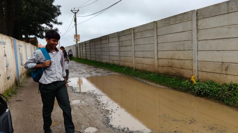 गुणवत्ता की बलि चढ़ा ‘विद्या का पथ’, दो साल में ही उखड़ी लाखों की सड़क