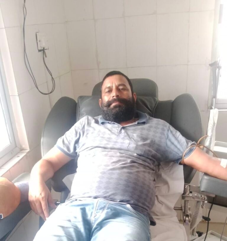 रक्तदान की मिसाल बने समाजसेवी उमेश सिंह,सैकड़ों बार किया स्वैच्छिक रक्तदान,जरूरतमंदों के लिए हमेशा तैयार