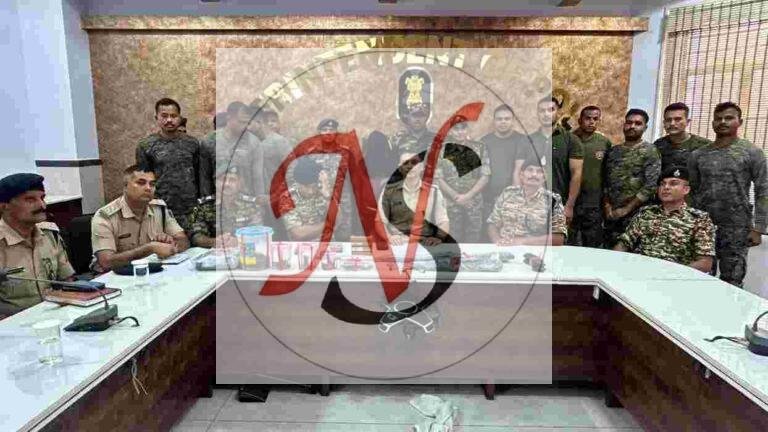 20 लाख का इनामी माओवादी गिरफ्तार, एके-56 सहित भारी मात्रा में हथियार और कारतूस बरामद