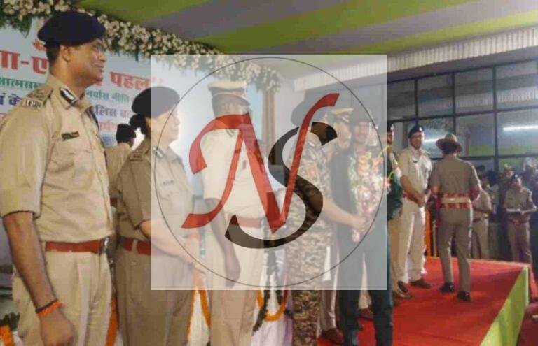 झारखंड में नक्सलवाद को बड़ा झटका, 16 इनामी नक्सलियों ने किया आत्मसमर्पण