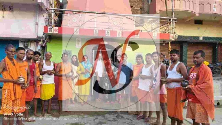 पहली सोमवारी पर शिवालयों में उमड़ा आस्था का सैलाब, हर-हर महादेव से गूंजा चतरा