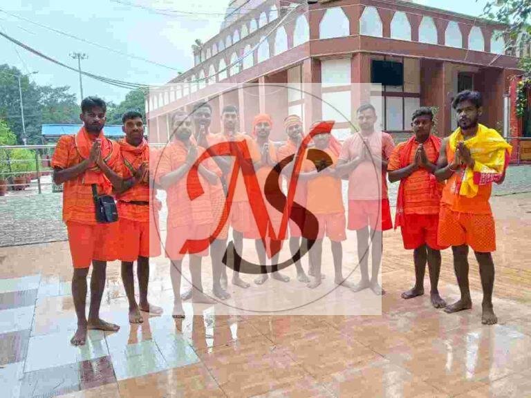 बाबा बैद्यनाथ धाम के लिए रवाना हुआ कांवरियों का जत्था