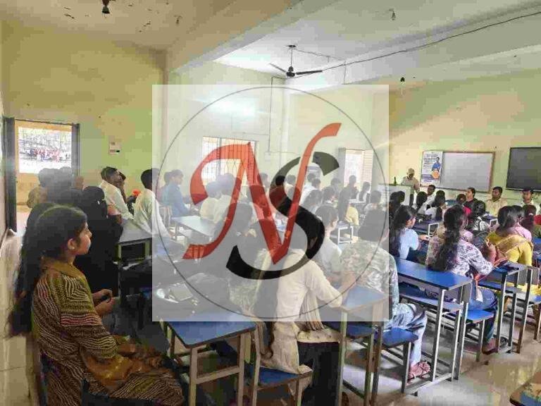 कॉलेज में एसआईआर को लेकर विद्यार्थियों को किया गया जागरूक