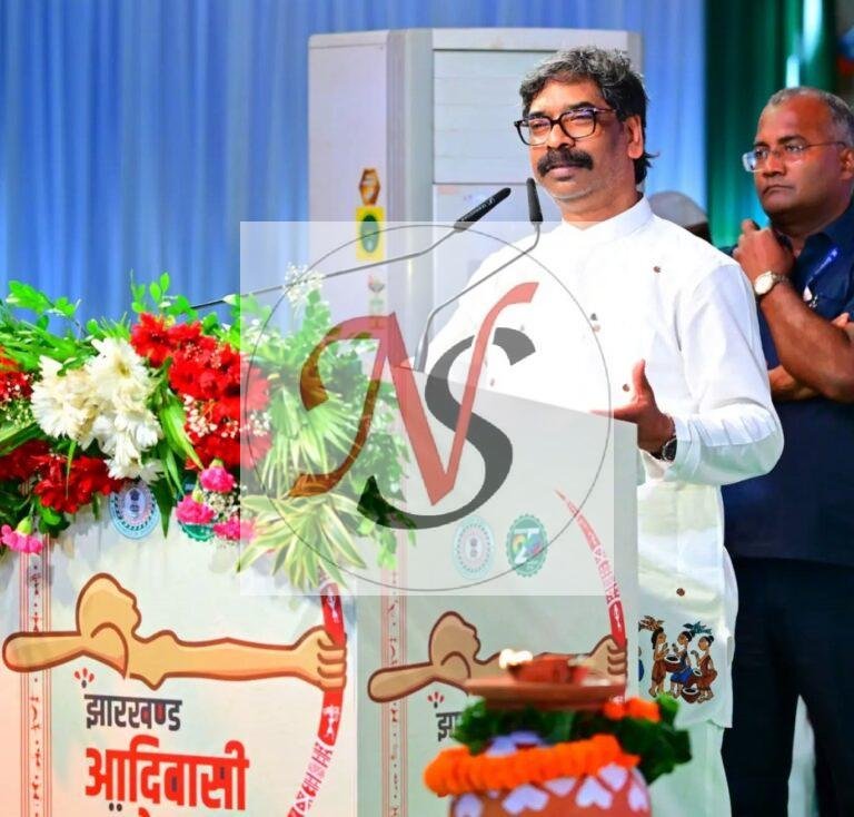 छात्र आंदोलन पर CM हेमंत सोरेन का बड़ा संदेश: बोले- संवाद से निकलेगा समाधान, छात्रों की आवाज का सम्मान सरकार की जिम्मेदारी