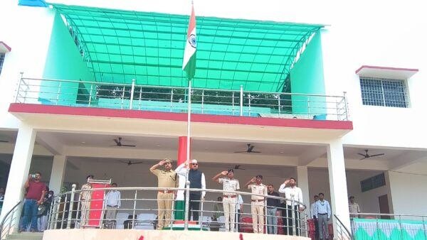 *स्वतंत्रता दिवस समारोह की तैयारियों को लेकर परमवीर अल्बर्ट एक्का स्टेडियम में फुल ड्रेस फाइनल रिहर्सल आयोजित*