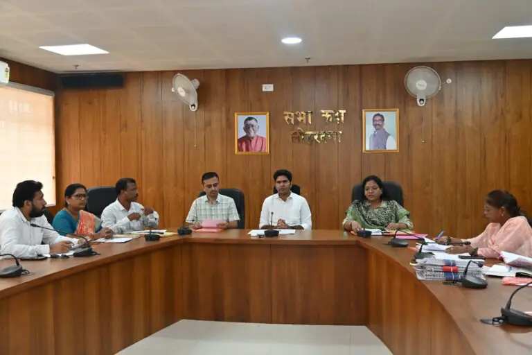 15 सामुदायिक वन अधिकार पट्टा का प्रस्ताव जिला स्तरीय समिति से स्वीकृत
