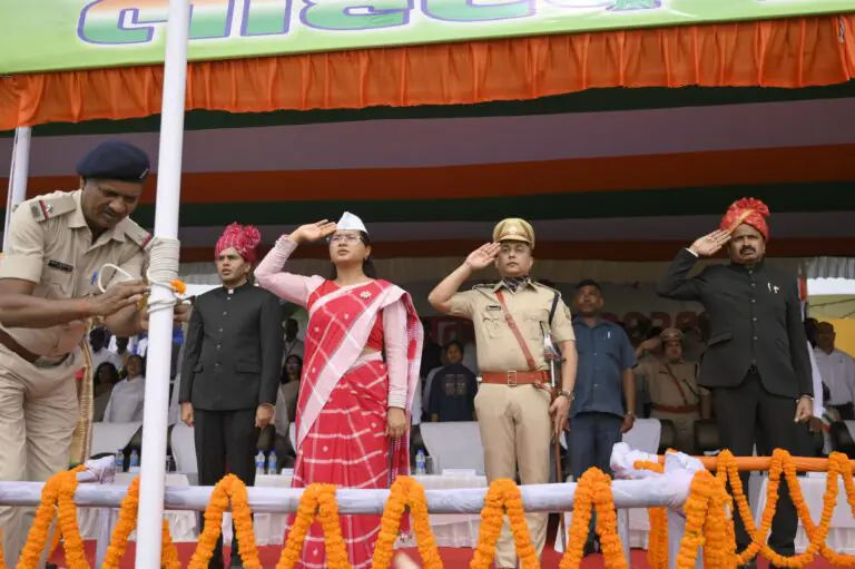 बीएस कॉलेज स्टेडियम में आयोजित हुआ जिला का मुख्य समारोह