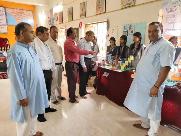 शीला अग्रवाल सरस्वती विद्या मंदिर लोहरदगा में भव्य विज्ञान प्रदर्शनी एवं गणित मेला 2026 का आयोजन