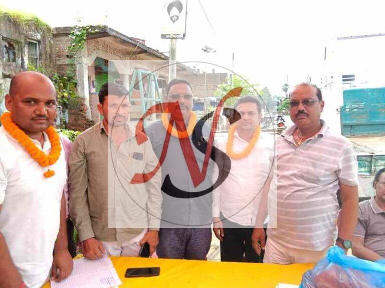 दुर्गा पूजा को लेकर मनातू में समिति की बैठक
