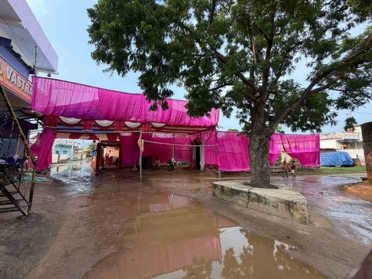 विश्वकर्मा पूजा की तैयारी तेज, आकर्षक पंडाल बनकर तैयार