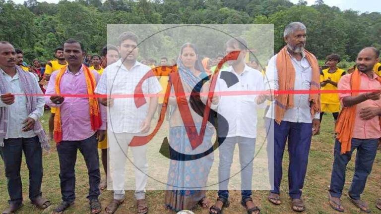 करमा पूजा के अवसर पर फुटबॉल टूर्नामेंट का शानदार आगाज़