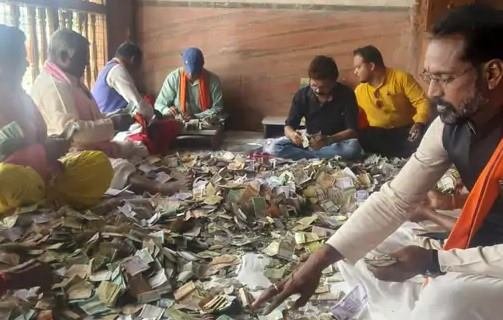 शारदीय नवरात्र से पहले खुलीं मां दंतेश्वरी मंदिर की दान पेटियां