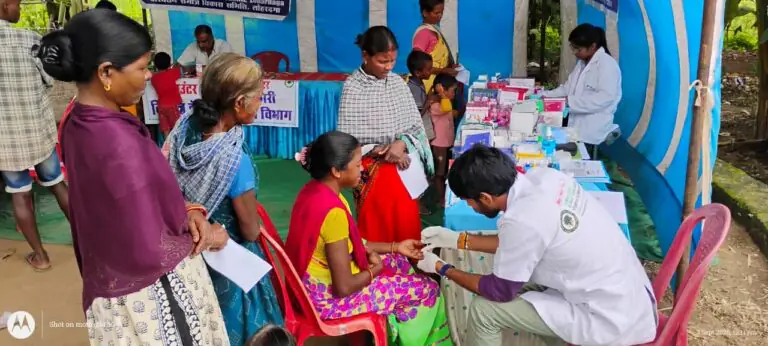 निःशुल्क स्वास्थ्य शिविर में 182 मरीजों का हुआ इलाज, मिलीं मुफ्त दवाइयां