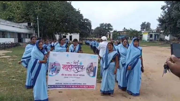 स्वच्छता संदेश के साथ निकली प्रभात फेरी
