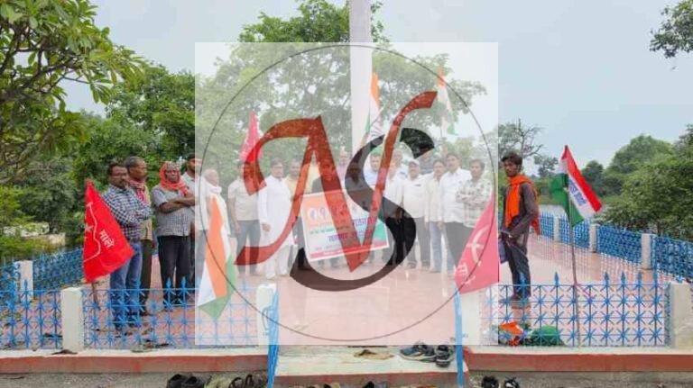 एसआईआर के विरोध में महागठबंधन का सत्याग्रह, शहीद स्थल पर नेताओं ने मुख्य चुनाव आयुक्त पर लगाए आरोप