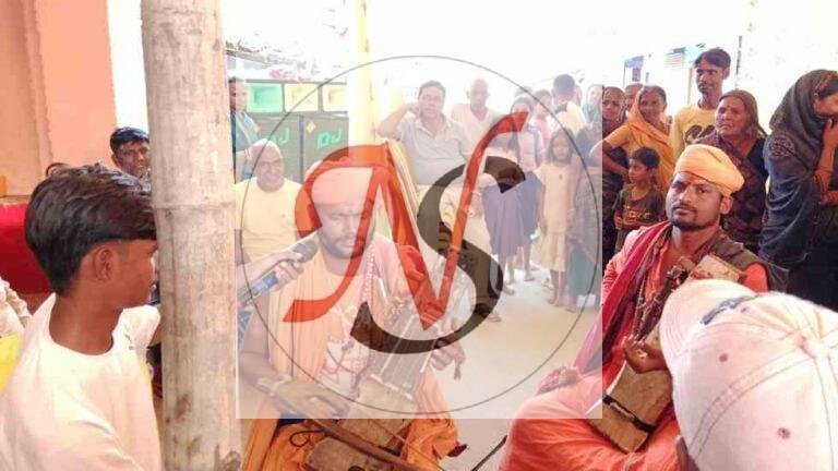 गोरखनाथ पीठ के संतों ने बांधा समां, निर्गुण भजनों पर झूमे श्रद्धालु